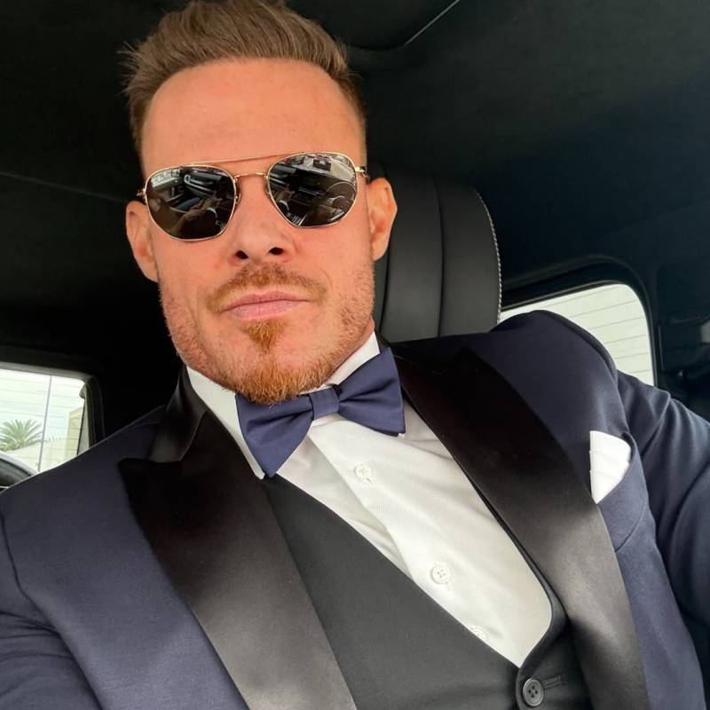 Justin Waller, 28, Uglich