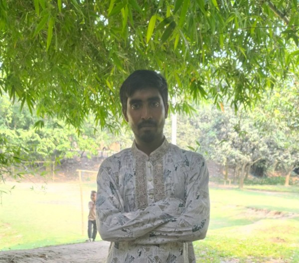 Md kabir, 28, Sirajgonj