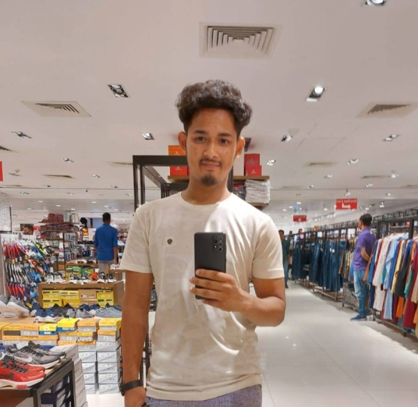 Shariful Islam, 25, Pozant