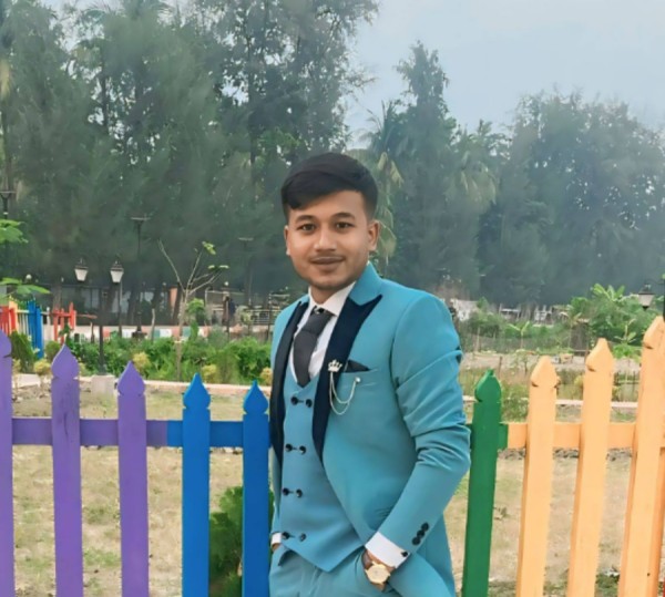 Motiur, 26, Ikire