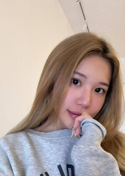 Rose, 26, Bissegem