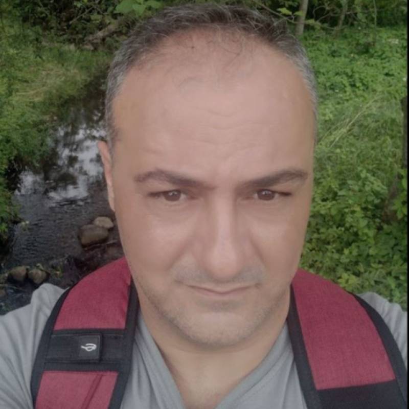 moro, 40, Bafat