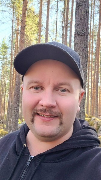 Bernard, 55, I live in Madagascar