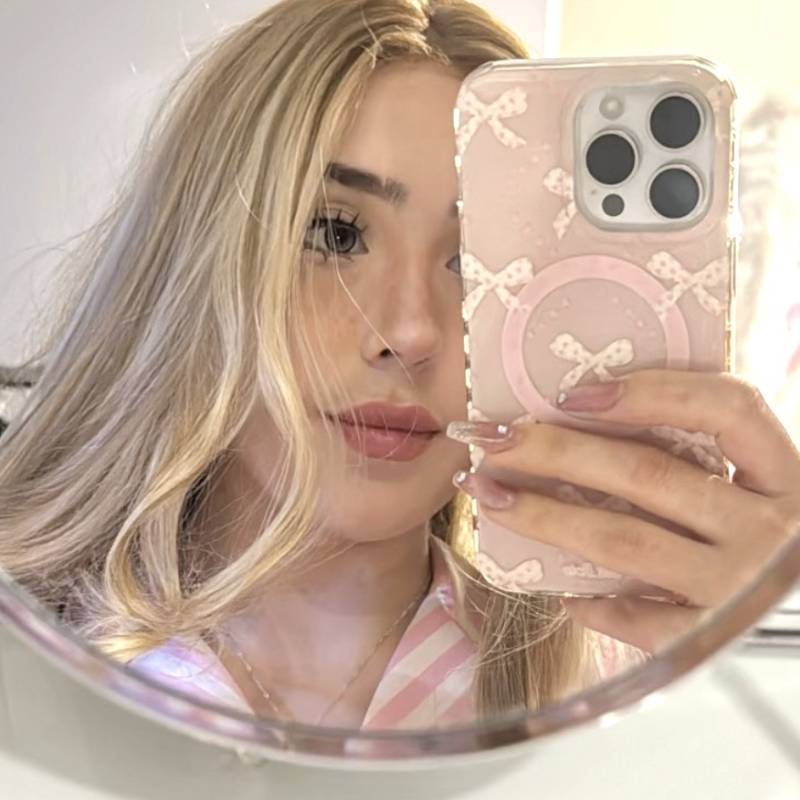 Aurora Bennett, 30, Harshin