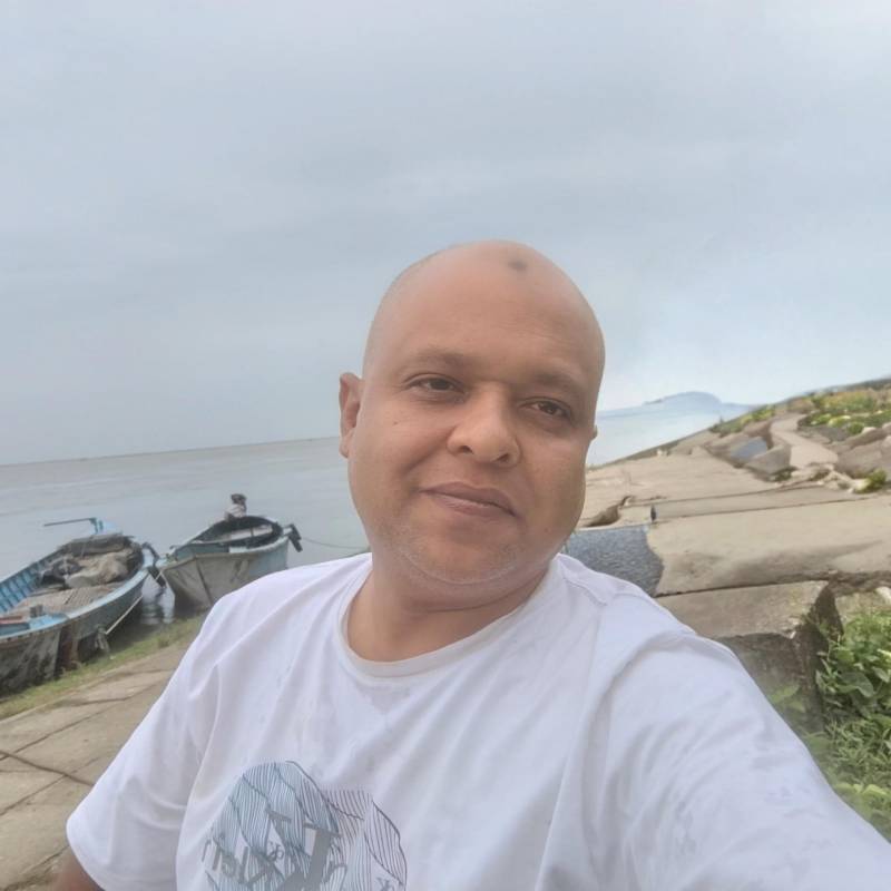 Khan, 28, Kavaj
