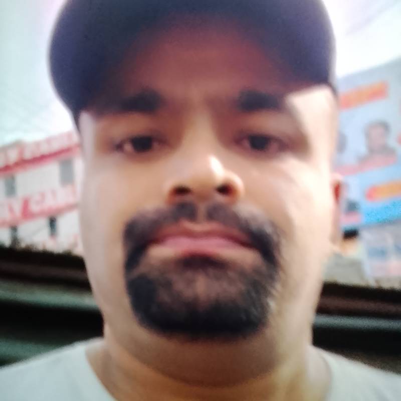 M M, 30, Eynesil