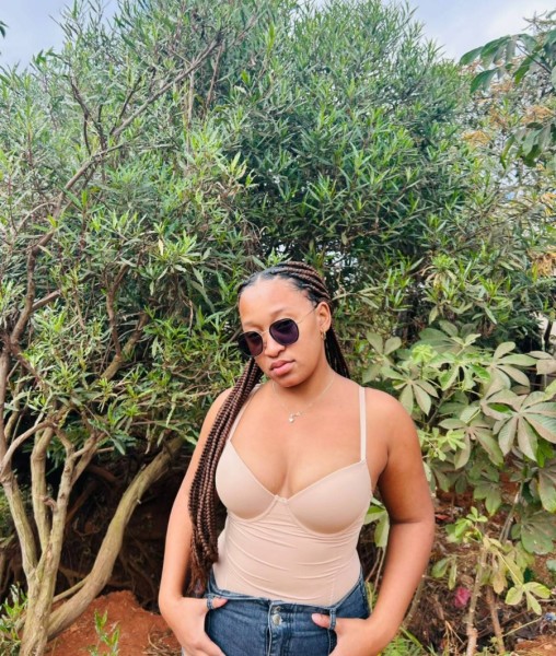 Mellanie, 22, Embuguau