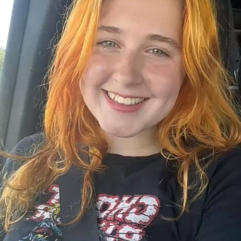 Madison, 22, Banner Illinois