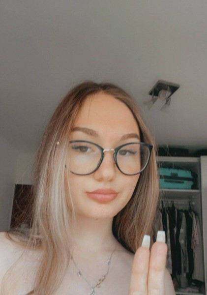 Aish, 31, Madagascar