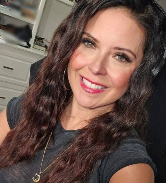 Crystal, 40, Banir Kor