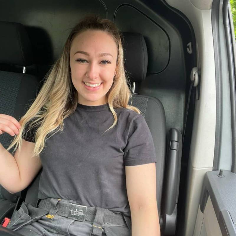 https://waydate.com dating TheElectricalGirl in United States