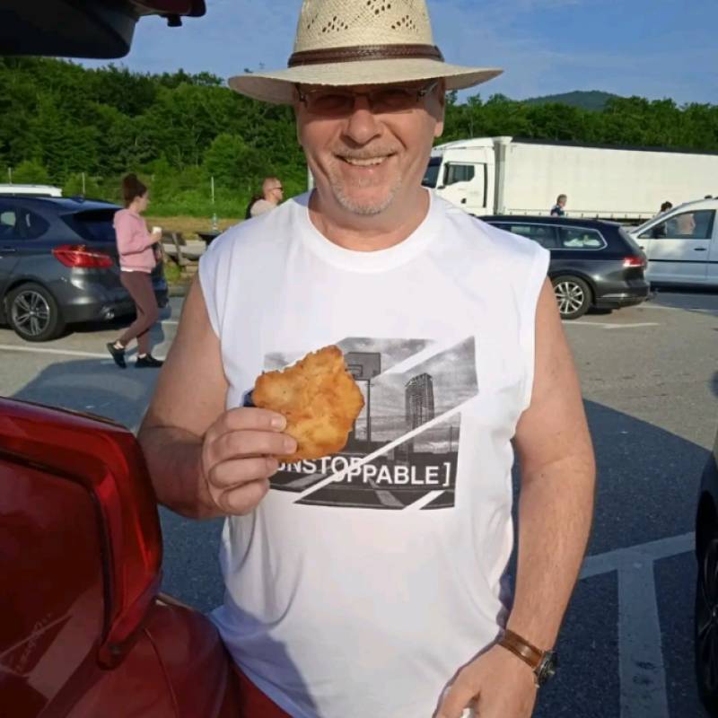 XavierSchneider15581 dating