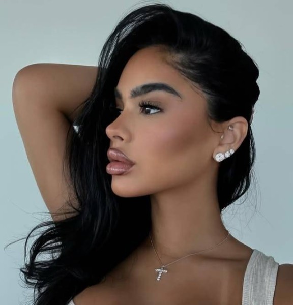 Amayalia21383 dating